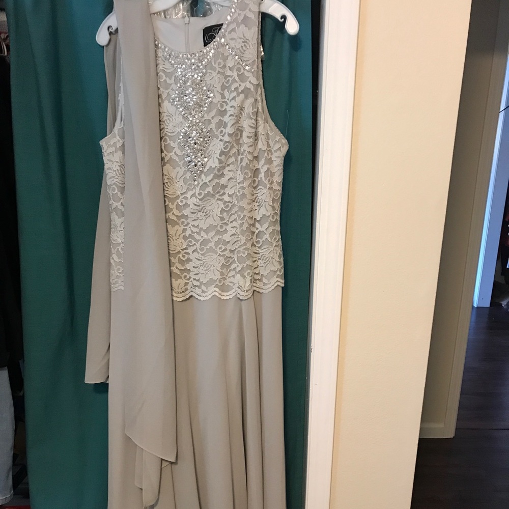 Mother of the bride / groom gown